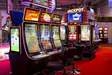 silva4d platform interface showing live-dealer tables and sportsbook markets on mobile